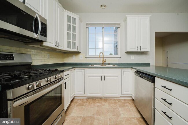 Foto del edificio - 714 Kirkcaldy Wy