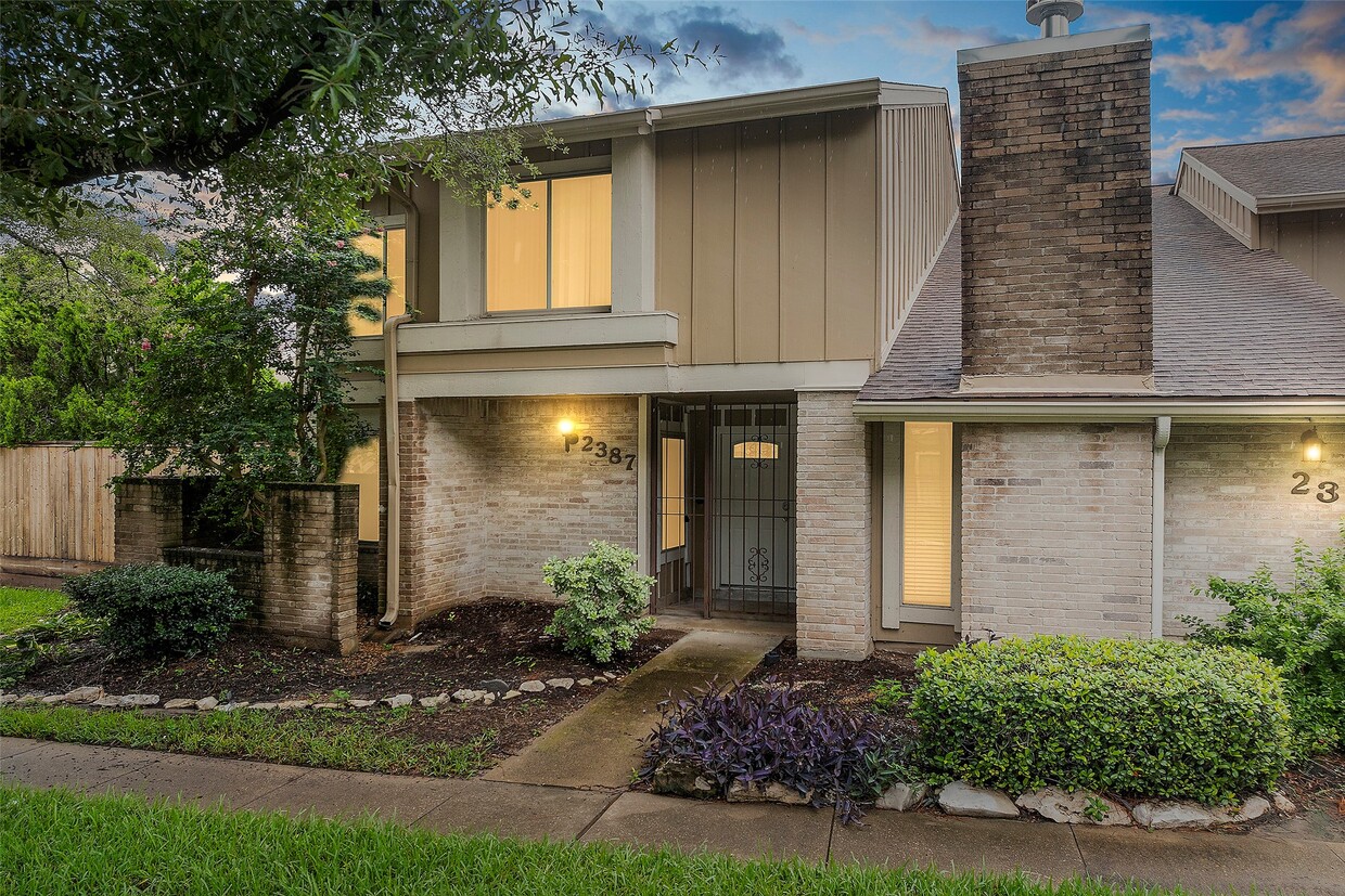 Foto principal - 2387 Crescent Park Dr