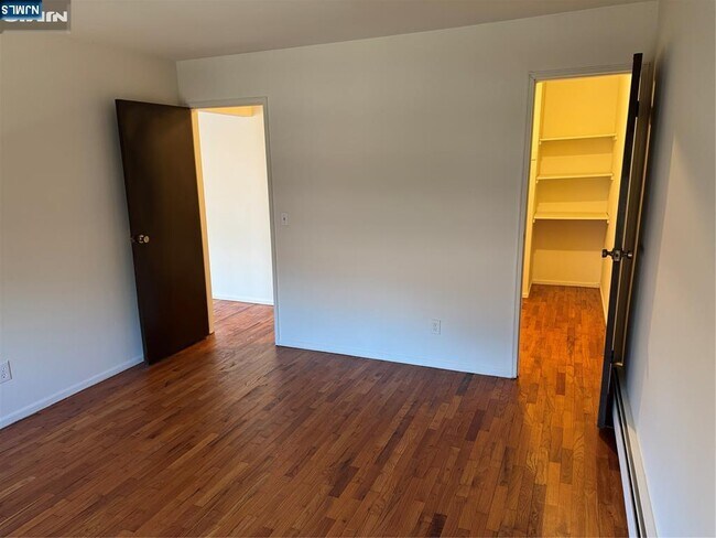 Foto del edificio - 252 Collignon Way