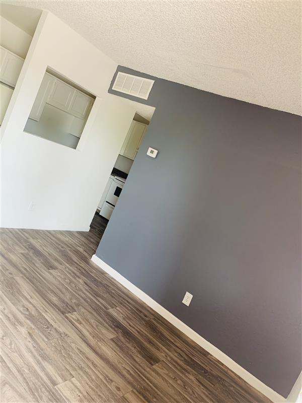 Building Photo - Move In Special $199  (Restrictions Apply)