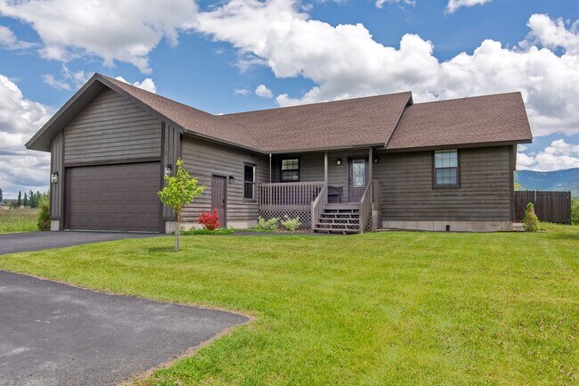 Building Photo - Bright 2 Bed / 2 Bath Basement Apartment with Garage Access – Driggs, ID