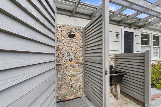 Foto del edificio - 1181 Fireplace Rd