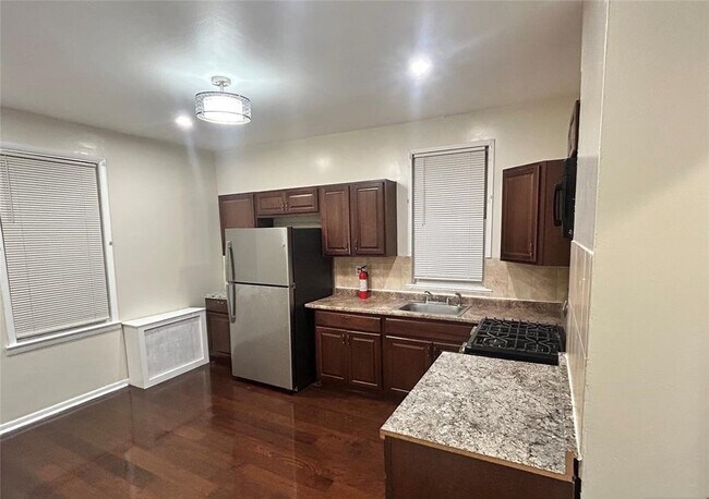 Foto del edificio - 37 Wilson Ave