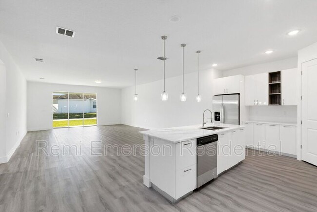 Foto del edificio - 2668 Trafalgar Blvd