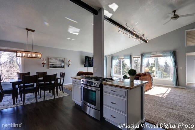 Building Photo - 4 br, 2.5 bath House - 4451 Edinburgh Drive