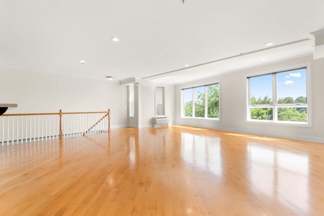 Building Photo - 84 Hackensack Plank Rd
