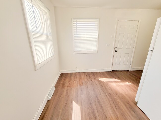Building Photo - Meadowood Apartments