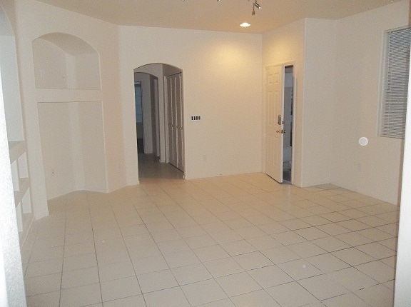 Building Photo - 7138 Hedgemaple Ct