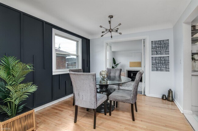 Building Photo - 3 br, 1.5 bath House - 11085 Busch Ave