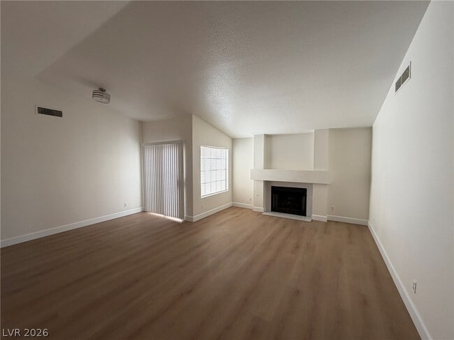 Building Photo - 2324 Chapman Hill Dr