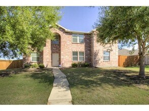 Building Photo - 2912 Lake Terrace Dr