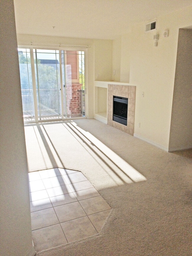 Building Photo - 804 Summer Hawk Dr