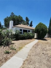 Building Photo - 858 S Riverside Ave