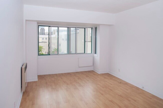 Photo du bâtiment - 3455 Rue Aylmer