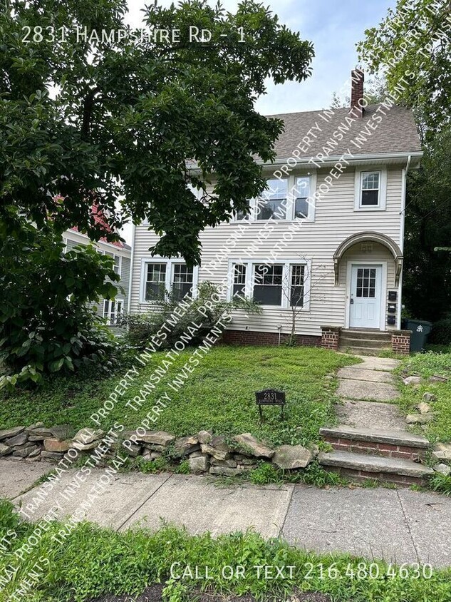 Foto principal - Cozy 3 Bedroom Available in Cleveland Heights