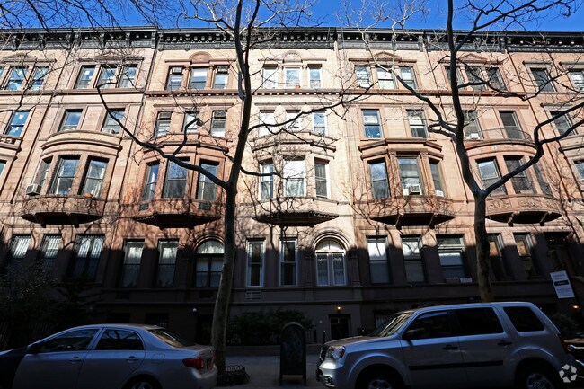 Building Photo - 25 W 89th St