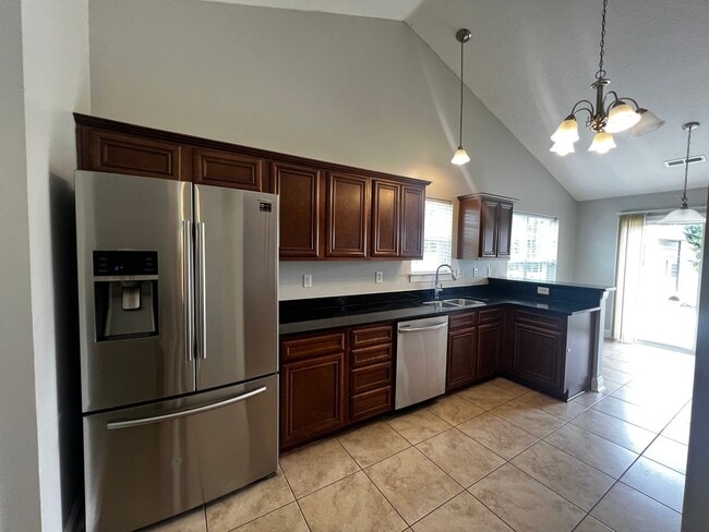 Building Photo - 3/2 in Forestbrook Available Now!