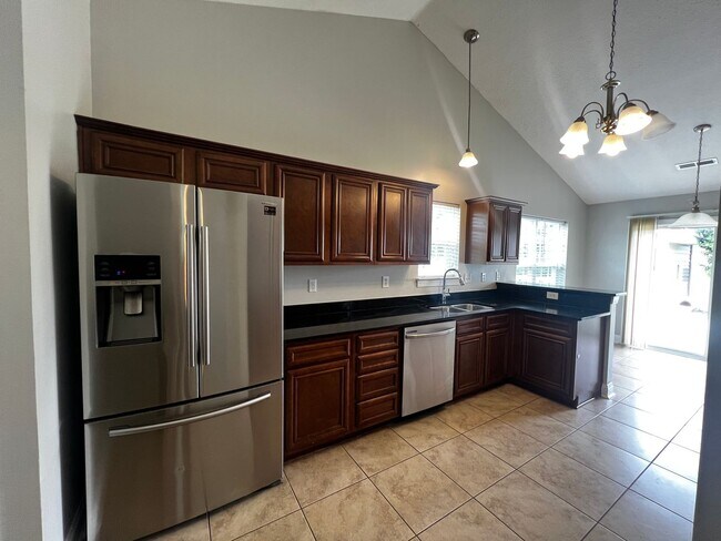 Foto del edificio - JULY SPECIAL !!! $150.00 OFF YOUR FIRST 2 ...