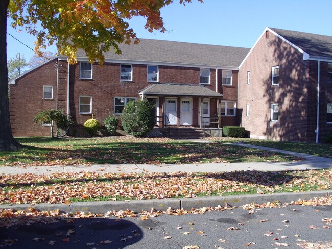 Building Photo - 441 Lawn Ave