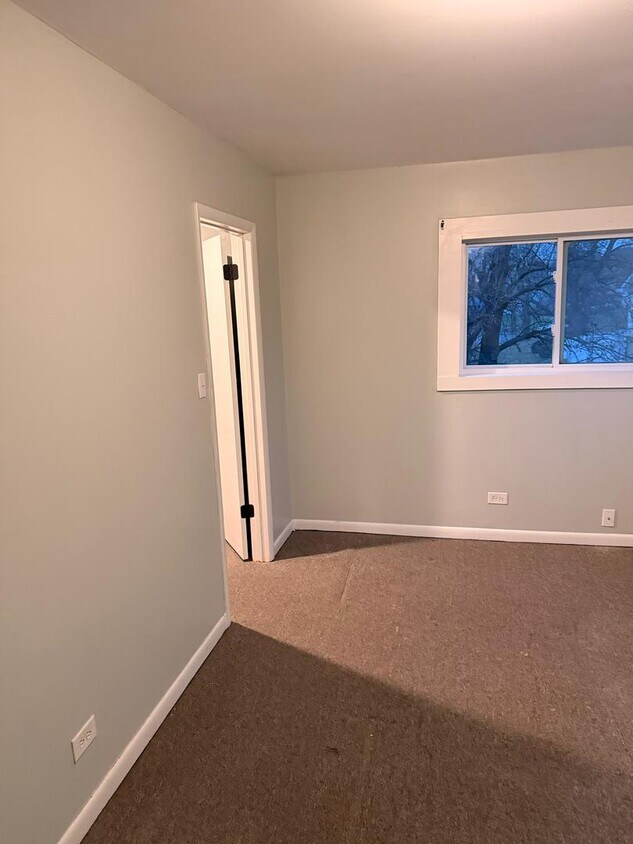 Foto del edificio - 1908 Moore Ave