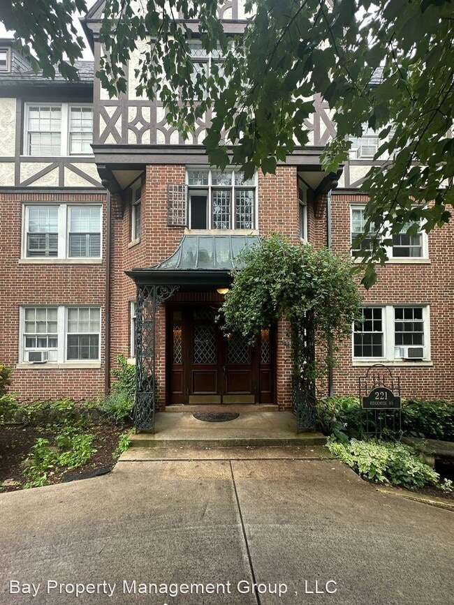 Building Photo - 2 br, 2 bath House - 221 Ridgemede Rd Unit...