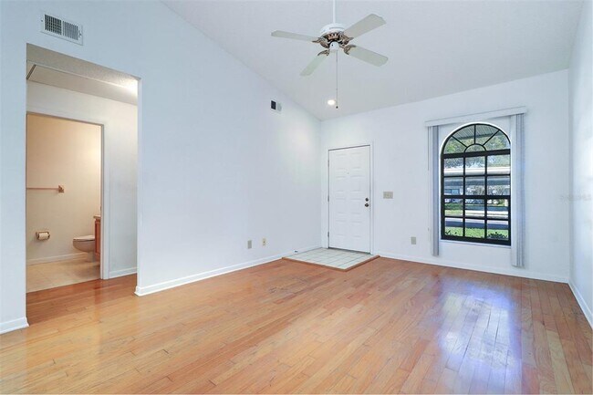 Foto del edificio - 2749 Countryside Blvd