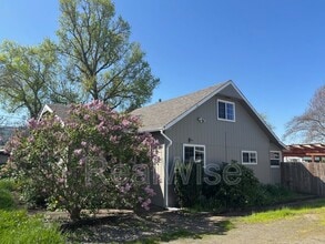 Building Photo - 1296 NW Keasey St