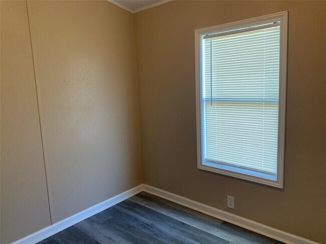 Foto del edificio - 235 4 Morris Ln