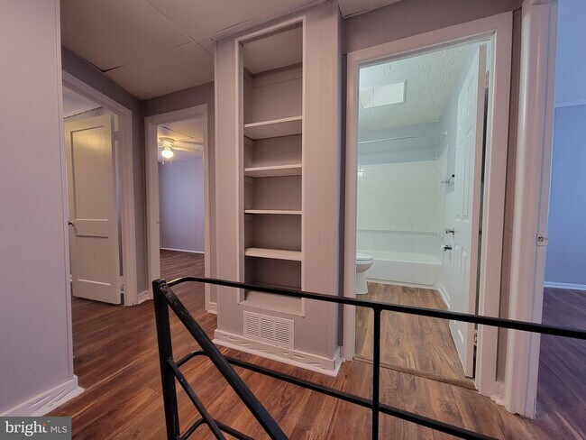 Building Photo - 2713 Hollins Ferry Rd