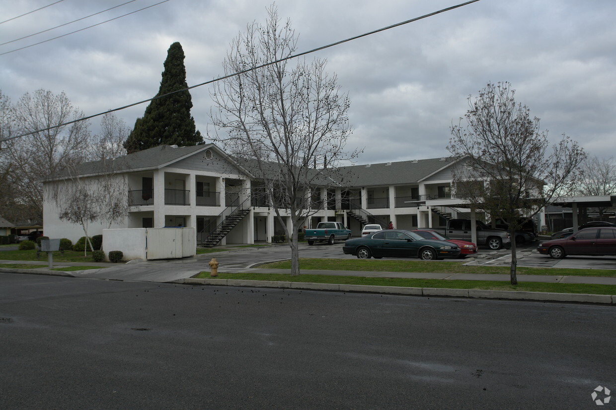 Primary Photo - Cedarwood Apartments