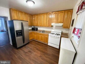 Building Photo - 3027 Weikel St