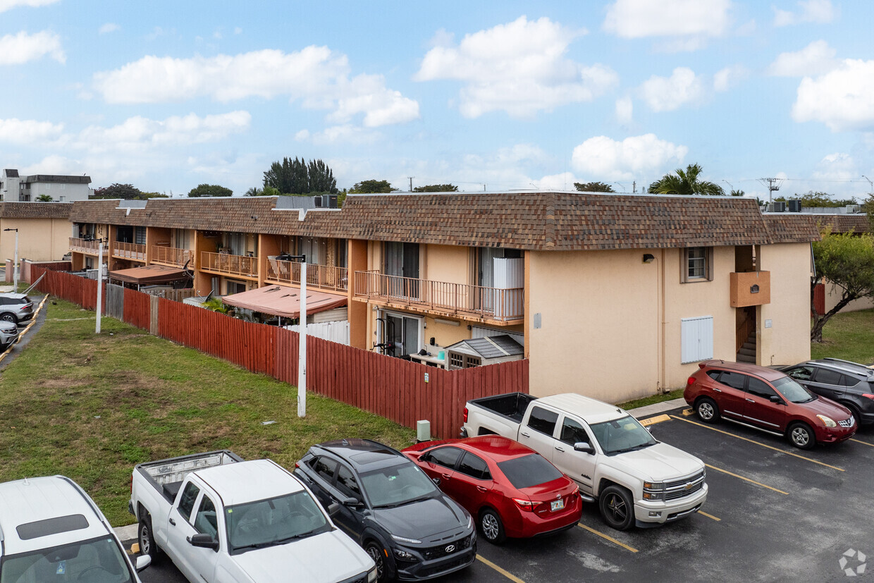 Primary Photo - University Trail Condominium