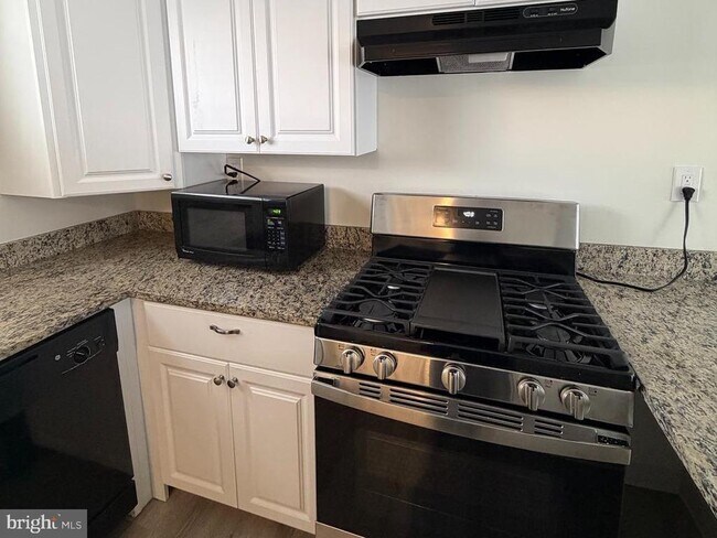 Foto del edificio - 5485 Harpers Farm Rd