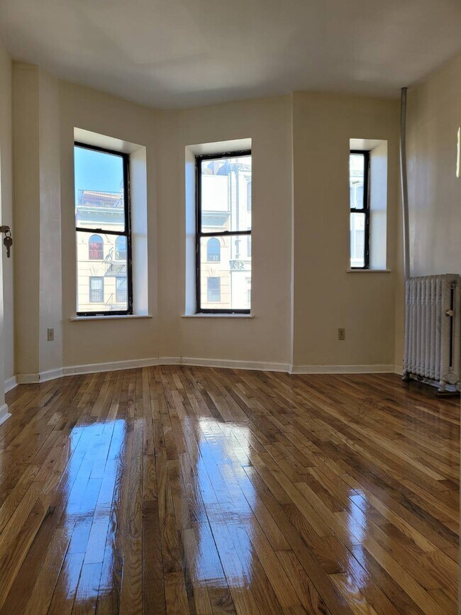 Foto del edificio - 1462 Bedford Ave