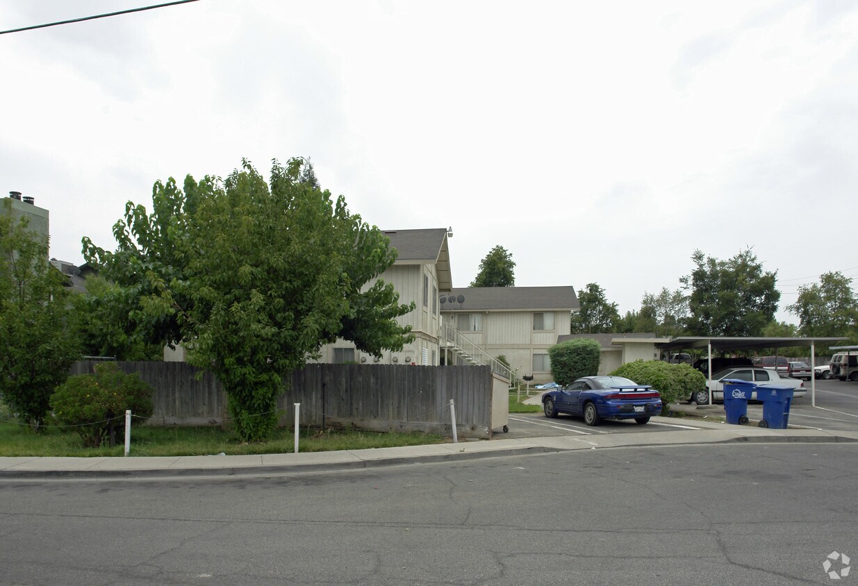 Foto principal - 447 W Carob Ave