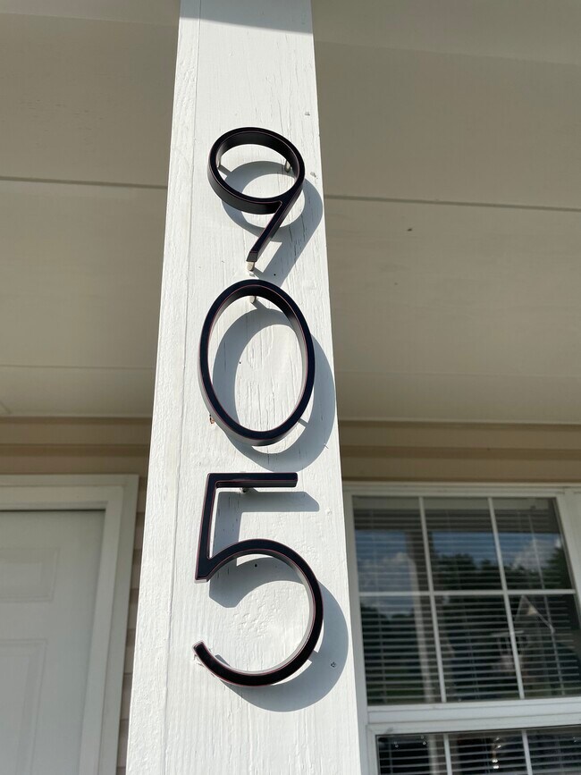 Foto del edificio - 905 Lyme Brook Ln