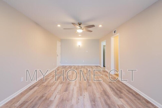 Foto del edificio - 116 Briarcliff Dr