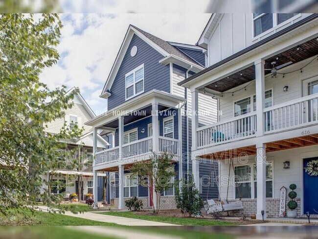 Building Photo - 618 Parkvue Pl Dr