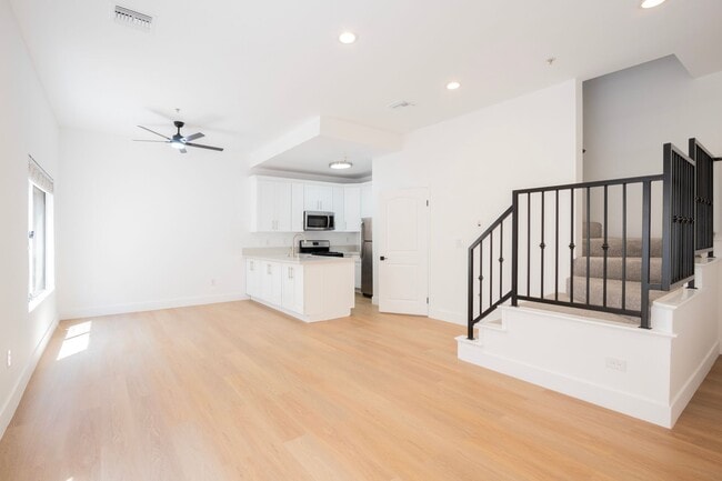 Foto del edificio - 1752 N Kingsley Dr.
