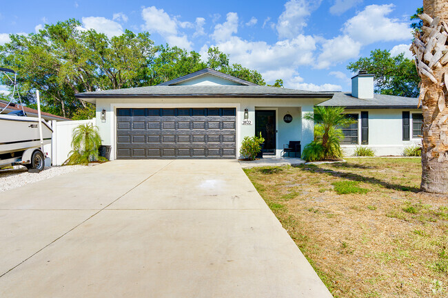 Building Photo - 2822 Palomar St