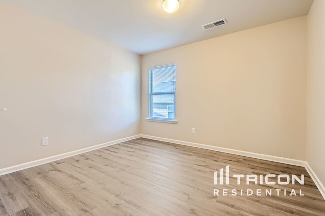 Foto del edificio - 361 Rankin Cir