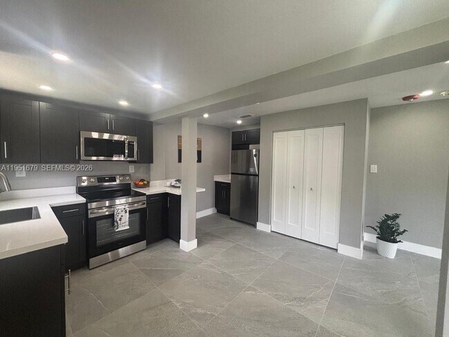 Foto del edificio - 13025 NW 2nd Ave