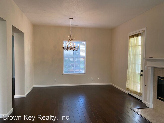 Foto del edificio - 3 br, 3 bath House - 2697 Daisy Lane