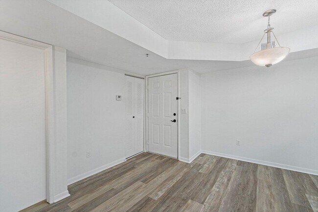 Building Photo - 135 Yacht Club Way