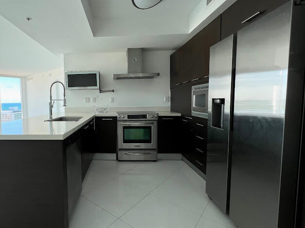 Building Photo - 200 Sunny Isles Blvd
