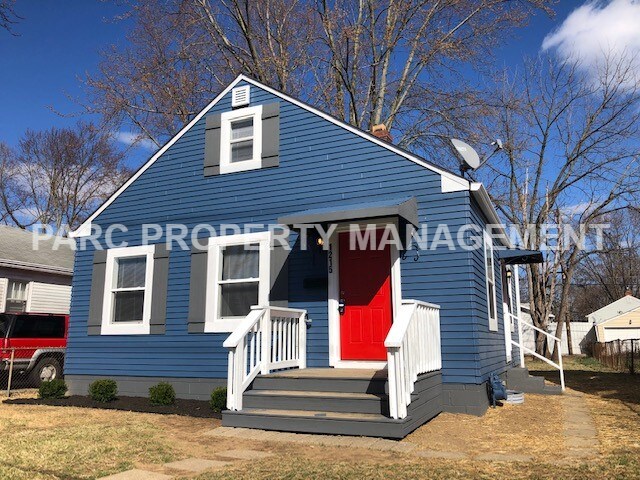 Primary Photo - 1215 N SOMERSET AVENUE