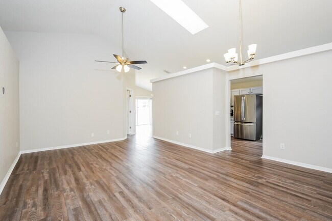 Building Photo - 1035 Pine St