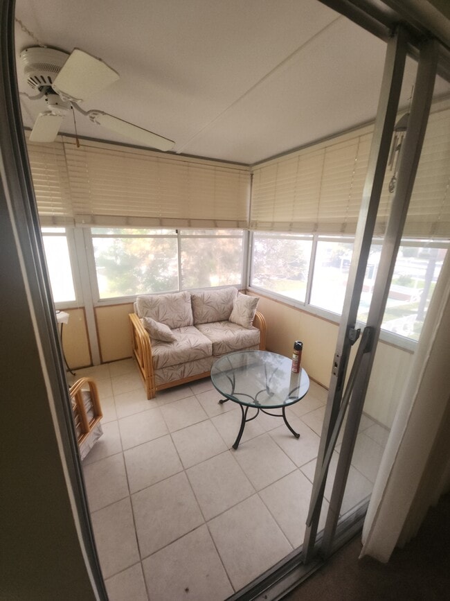 Building Photo - 4158 Tamiami Trl