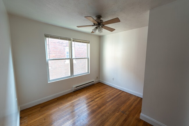 Building Photo - 1412-1416 W 110th St