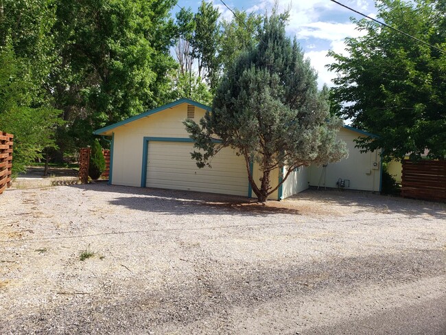 Building Photo - 255 Drumm Ln